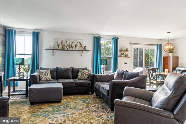 Dining room, Interior, Living room, Pendant Lights