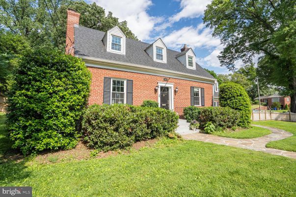Exterior, Facade, Brick Facade, Cape Cod
