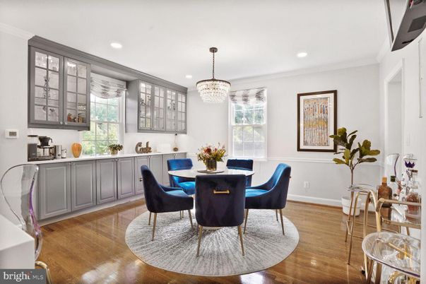 Chandelier, Dining room, Interior, Recessed Lighting, Wood Texture Flooring