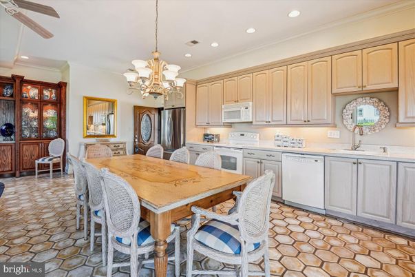 Chandelier, Dining room, Interior, Kitchen, Recessed Lighting
