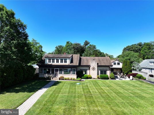 Backyard, Exterior, Facade, Brick Facade, Cape Cod