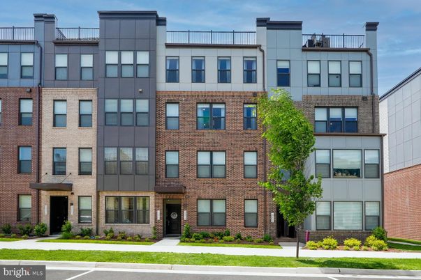 Exterior, Facade, Brick Facade, Rowhouse