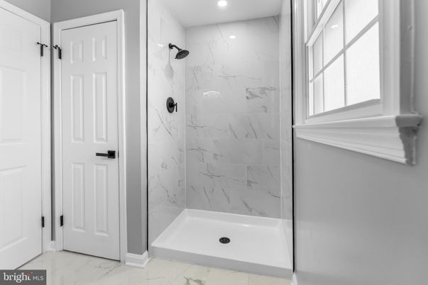 Bathroom, Interior, Marble, Marble Walls, Recessed Lighting