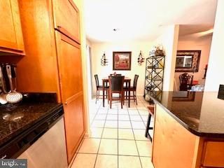 Dining room, Interior, Recessed Lighting