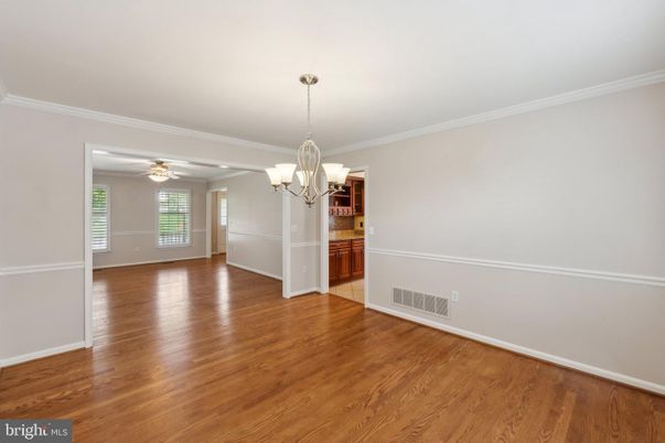 Chandelier, Empty room, Interior, Wood Texture Flooring