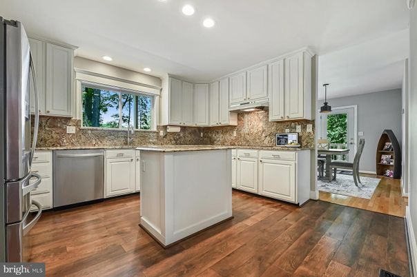 Dining room, Interior, Kitchen, Pendant Lights, Recessed Lighting, Wood Texture Flooring