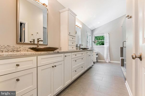 Bathroom, Dual Sink Vanities, Interior