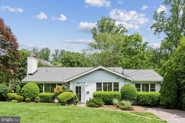 Backyard, Exterior, Facade, Ranch