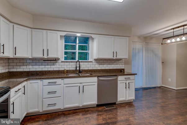 Interior, Kitchen, Pendant Lights, Wood Texture Flooring
