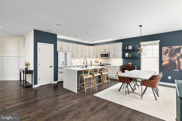 Dining room, Interior, Kitchen, Pendant Lights, Recessed Lighting, Wood Texture Flooring