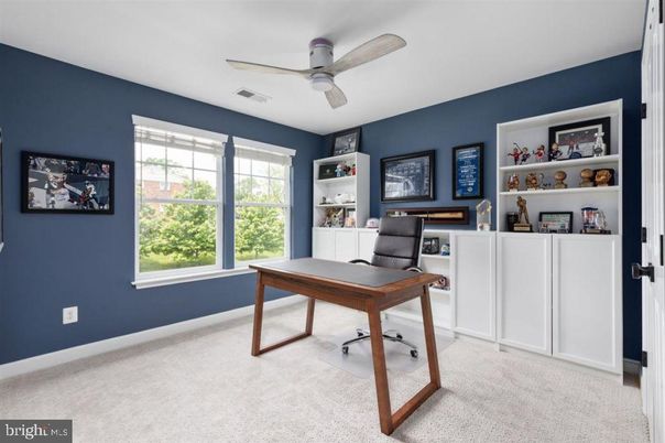 Home Office, Interior