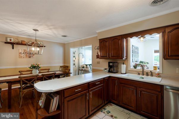 Dining room, Interior, Kitchen, Pendant Lights, Wood Texture Flooring