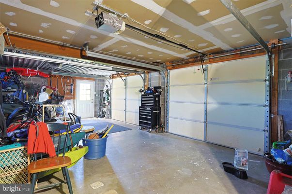 Garage, Interior