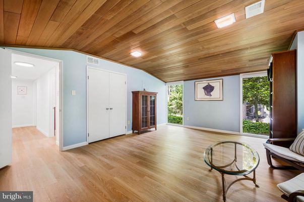 Empty room, Interior, Recessed Lighting, Wooden Ceilings, Wood Texture Flooring