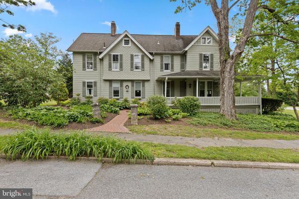 Exterior, Facade, Queen Anne Victorian