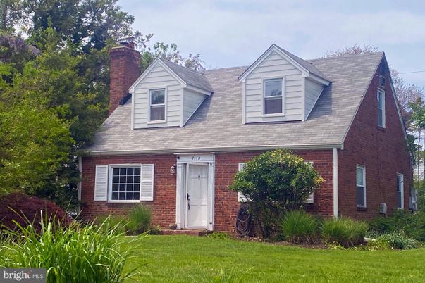 Exterior, Facade, Brick Facade, Cape Cod
