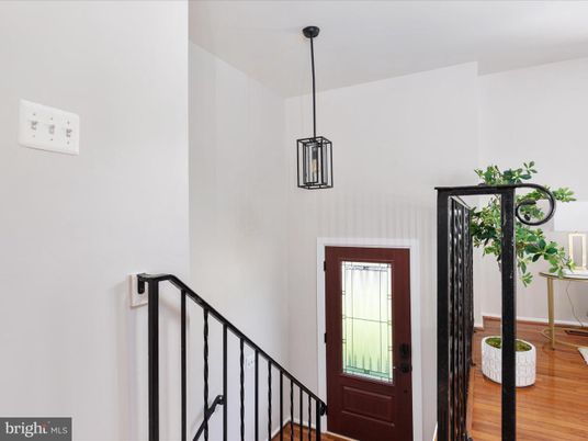 Interior, Pendant Lights, Wood Texture Flooring