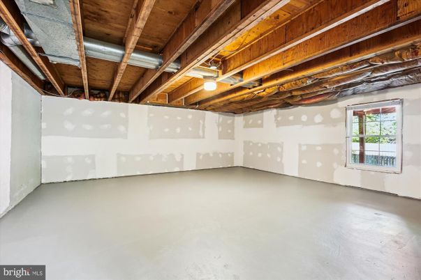 Empty room, Interior, Wooden Beams, Wooden Ceilings