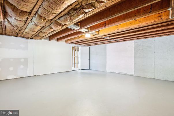 Empty room, Interior, Wooden Beams