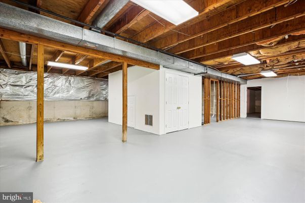 Empty room, Interior, Wooden Beams, Wooden Ceilings