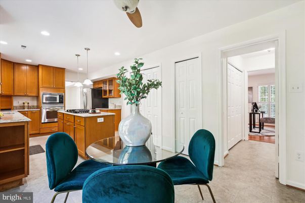 Dining room, Interior, Kitchen, Pendant Lights, Recessed Lighting, Stainless Steel Appliances