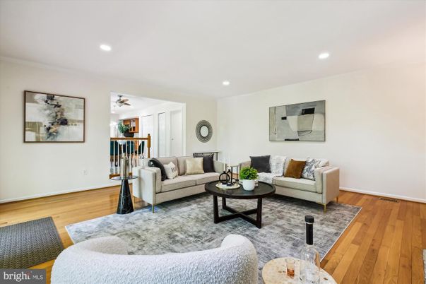 Interior, Living room, Recessed Lighting, Wood Texture Flooring