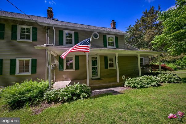 Exterior, Facade, Cape Cod