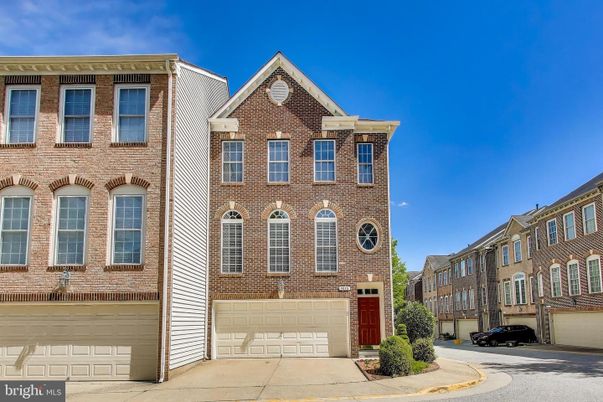 Attached, Exterior, Facade, Brick Facade, Rowhouse