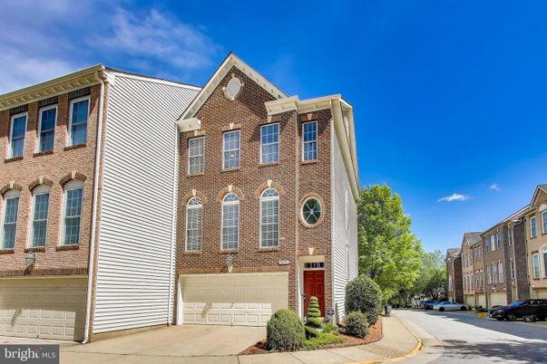 Attached, Exterior, Facade, Brick Facade, Rowhouse