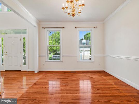 Chandelier, Empty room, Interior, Wood Texture Flooring