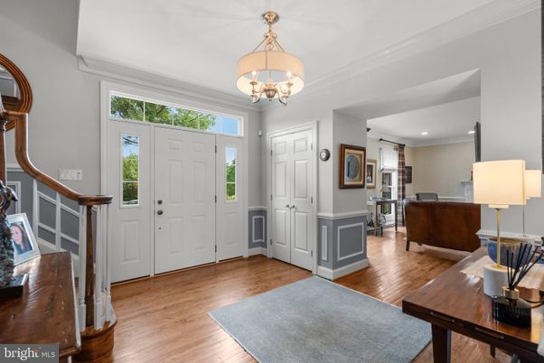 Chandelier, Interior, Recessed Lighting, Wood Texture Flooring