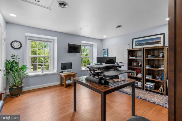 Home Office, Interior, Recessed Lighting, Wood Texture Flooring