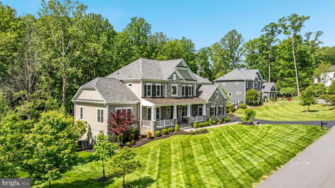 Backyard, Exterior, Facade, Queen Anne Victorian