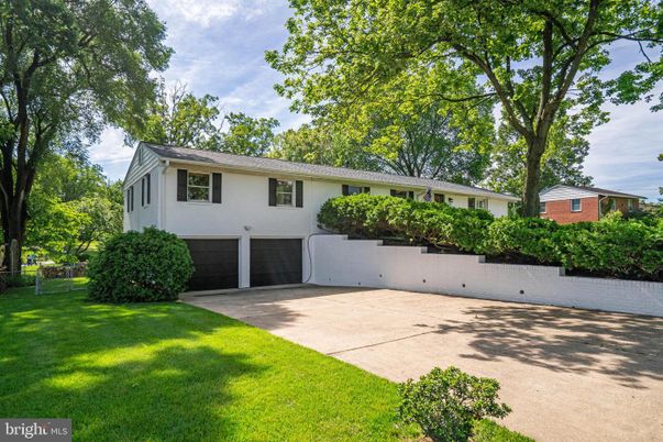 Attached, Exterior, Facade, Raised Ranch