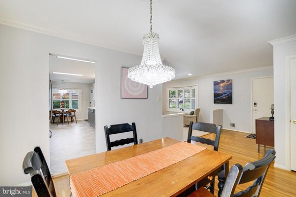 Chandelier, Dining room, Interior, Recessed Lighting, Wood Texture Flooring