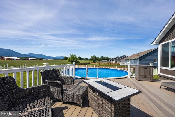 Exterior, Pool, Other