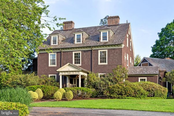Exterior, Facade, Georgian
