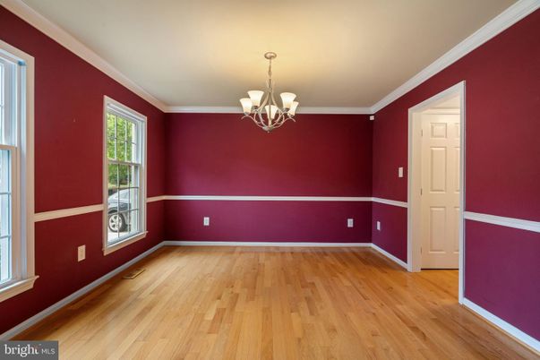 Chandelier, Empty room, Interior, Wood Texture Flooring