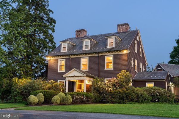 Exterior, Facade, Georgian