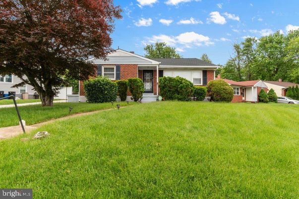 Attached, Backyard, Exterior, Facade, Brick Facade, Ranch