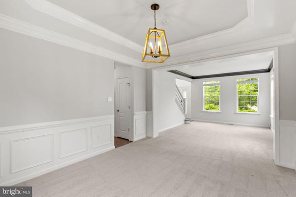 Empty room, Interior, Pendant Lights