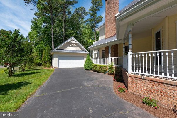 Detached Garage, Exterior