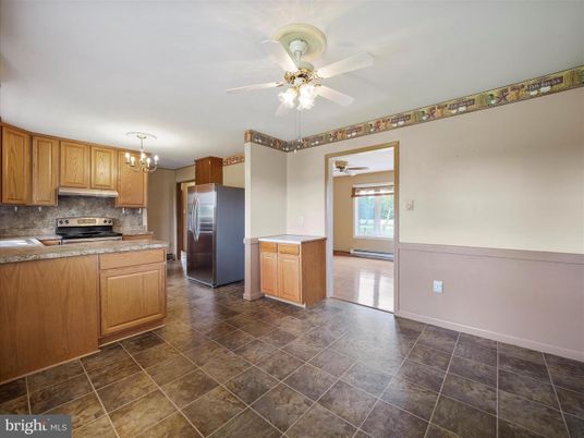 Chandelier, Interior, Kitchen