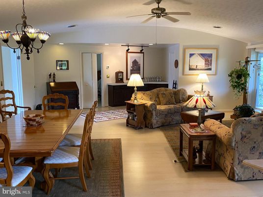 Chandelier, Dining room, Interior, Living room, Recessed Lighting, Wood Texture Flooring