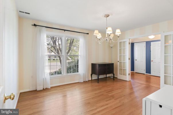 Chandelier, Empty room, Interior, Wood Texture Flooring