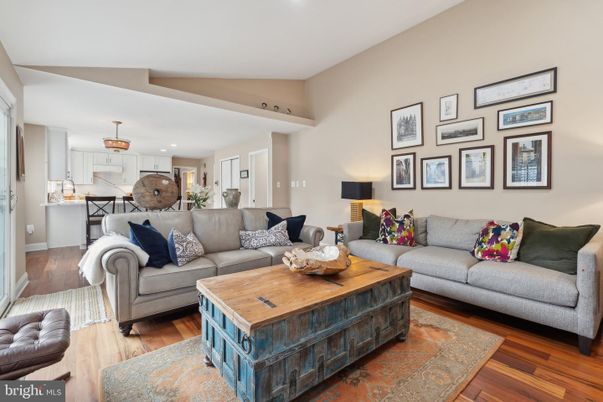 Interior, Kitchen, Living room, Pendant Lights, Recessed Lighting, Wood Texture Flooring
