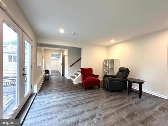 Interior, Recessed Lighting, Wood Texture Flooring
