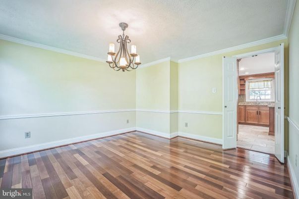 Chandelier, Empty room, Interior, Wood Texture Flooring