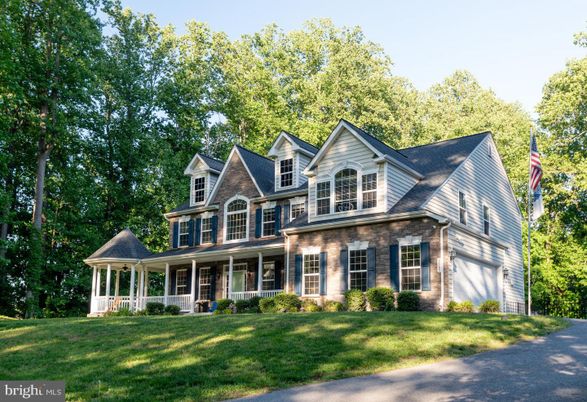 Exterior, Facade, Farmhouse