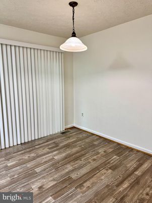 Interior, Pendant Lights, Wood Texture Flooring